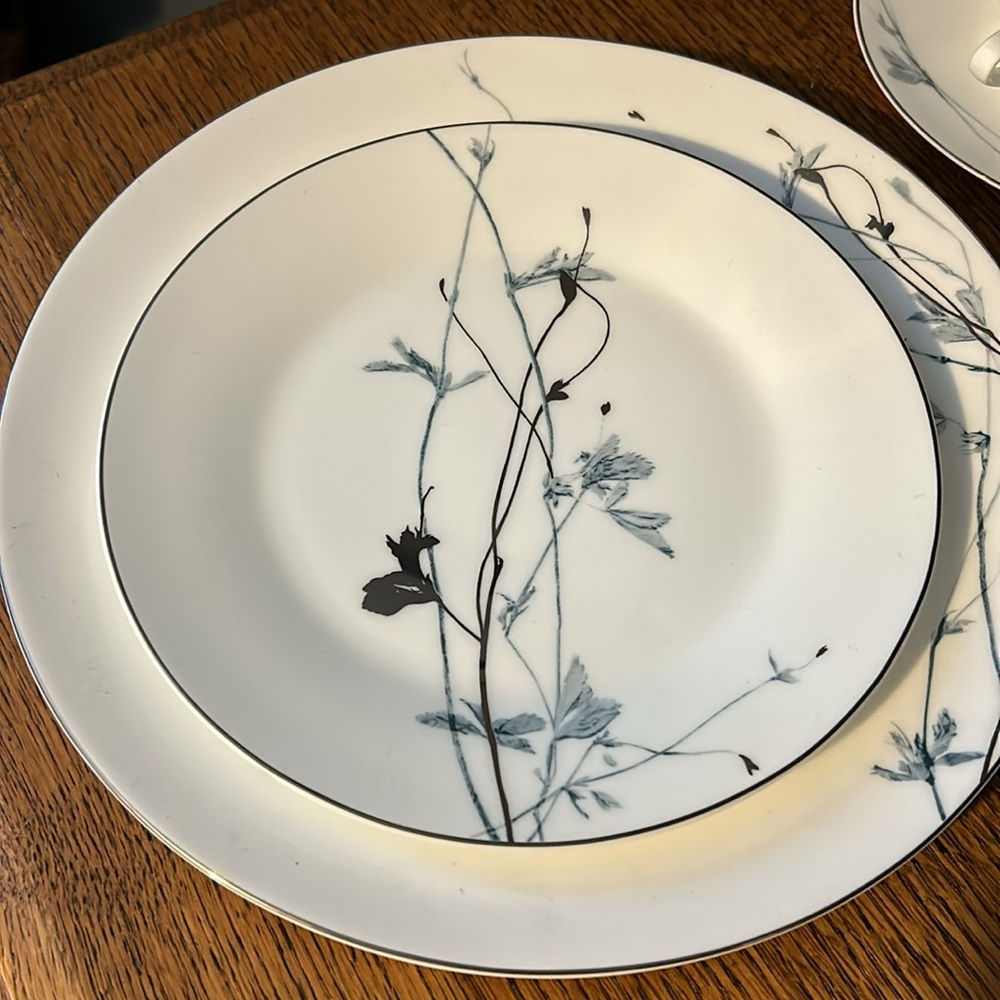 5pc EUC Calvin Klein china place setting - Picture 3 of 8